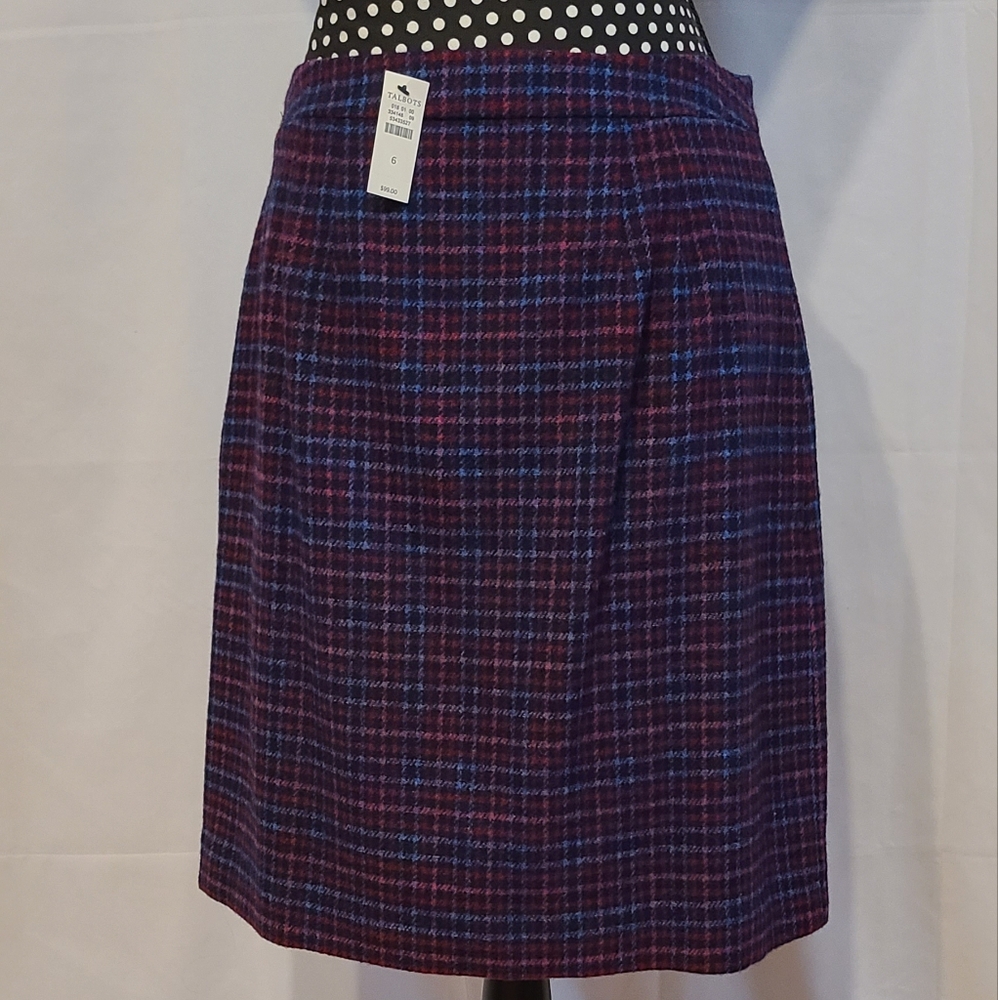 Talbots Plaid Skirt With Accent Buttons - Picture 3 of 9